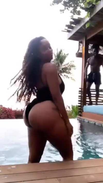 …Lucky Guy 😩🍑🔥