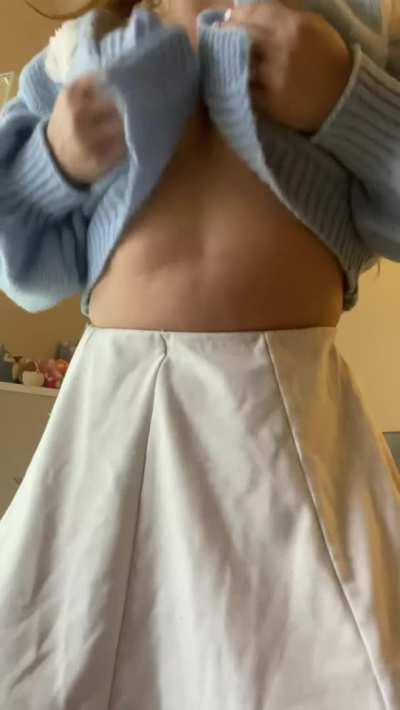 Been dropping my natural tits daily for a while now, which do you like best? [drop]