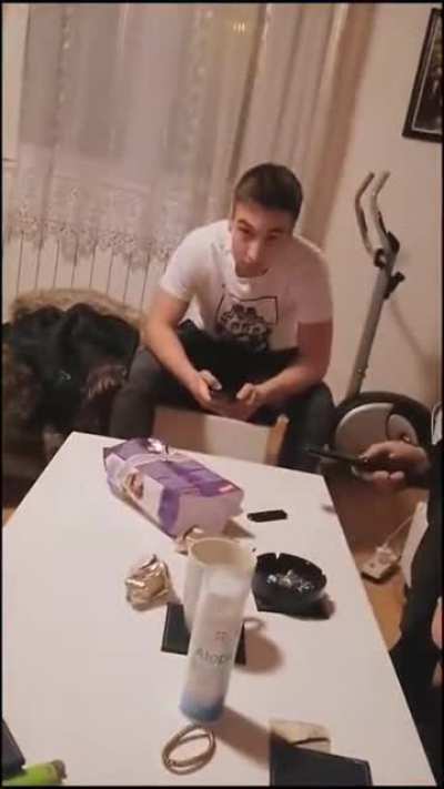 Ama.. Fakat... Bu ses..