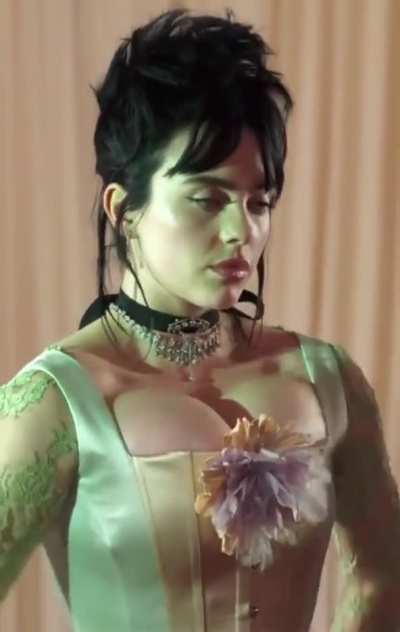 Stunning (Met Gala)
