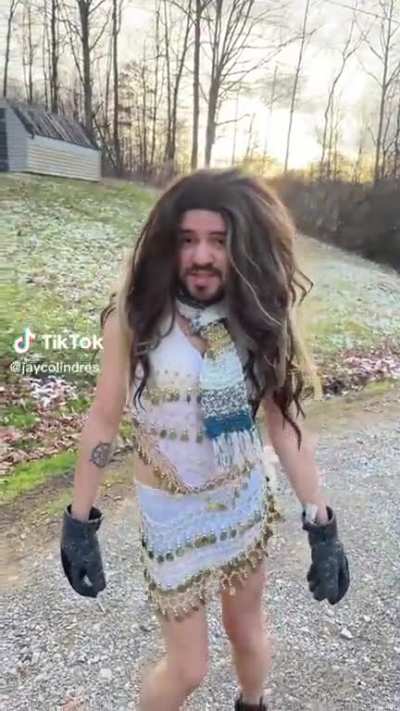 Is it just me or does shakira look like Eddie?