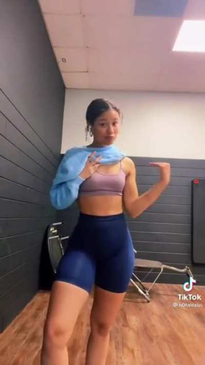 no words just alot of 🍑🍑🍑