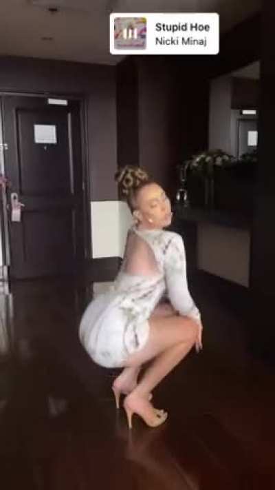 dropping it low on her story (video version)