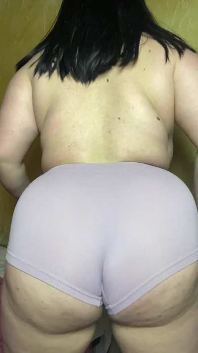 say yes if you'd fuck my asshole & I will send u my nudes (first 199 people only)
