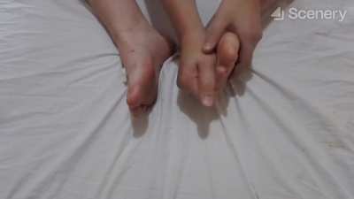Amazing massage with lotion after a hot sweaty gym sesh 🤤 I can feel the release, can you? ;) Full length video on my OF @mass<wbr>agece<wbr>ntral 