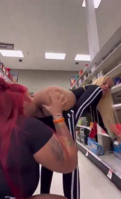 Public pussy eating 