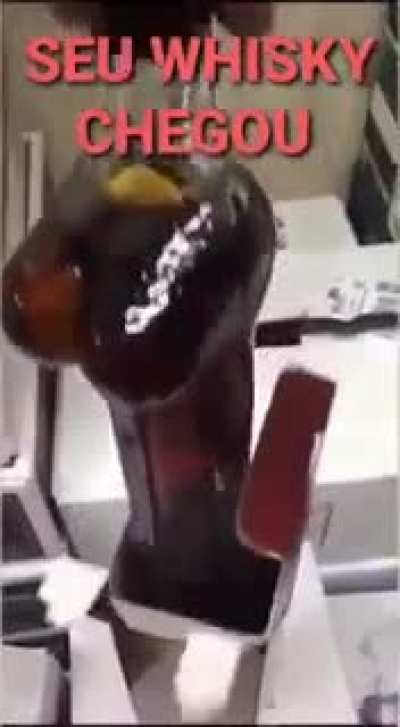 Alguém cruza lá no r/circojeca pfv?
