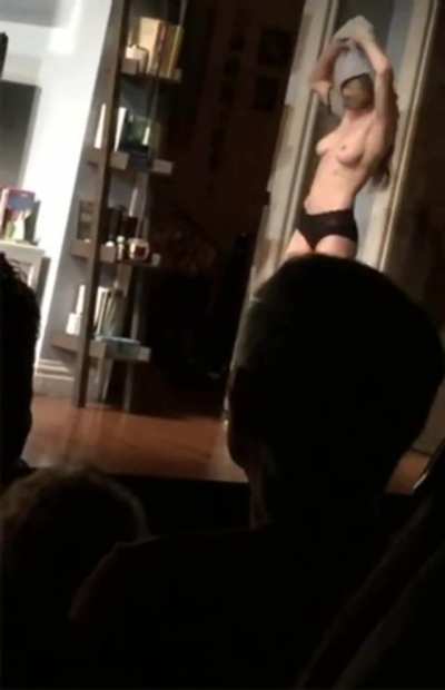 Amanda Seyfried Topless On Stage