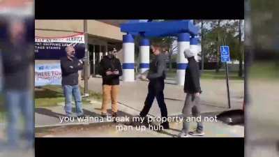 First Amendment Auditor has his equipment broken