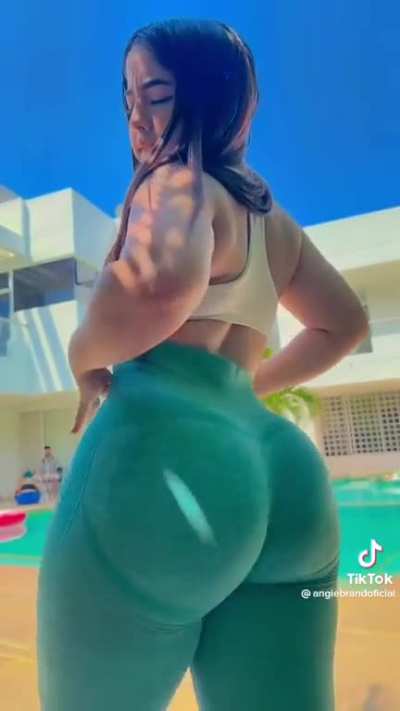 Fhat 🍑