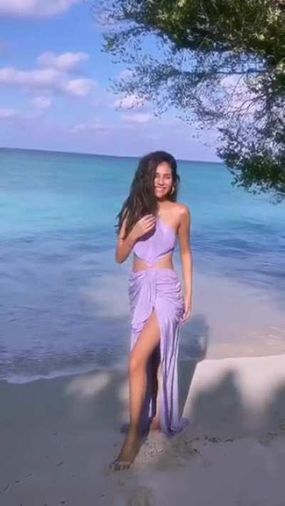 Imagine you and your friends discovering an angelic mermaid Radhika Seth on a secluded beach<wbr>🧜🏼🥵