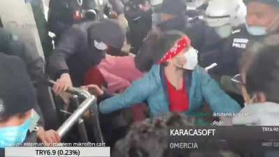 Boğaziçinde kadınları saçından tutup sürüklüyorlar şaka gibi amk