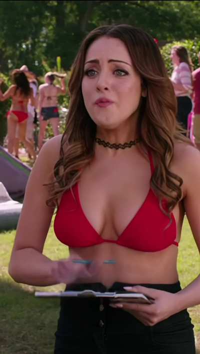 Liz Gillies