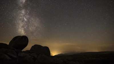 Moonset revealing Milkyway