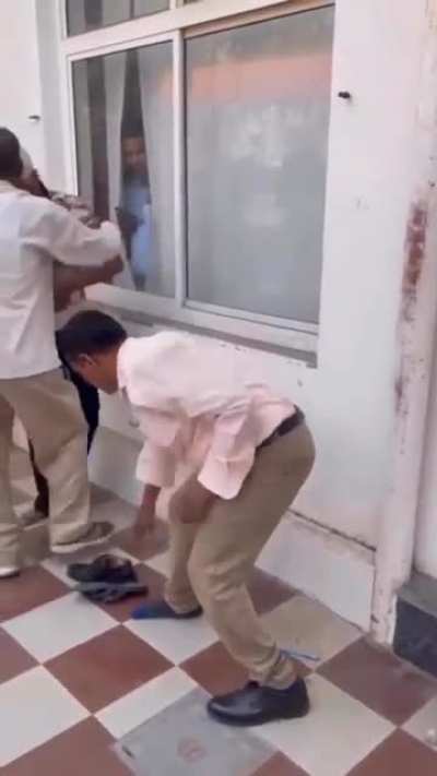 Shoe vs Sandal