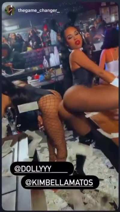 Kimbella workin it 🍑🔥🔥