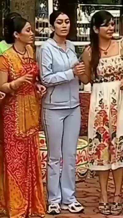 Anjali's tight booty<wbr>,figu<wbr>re,pa<wbr>nties