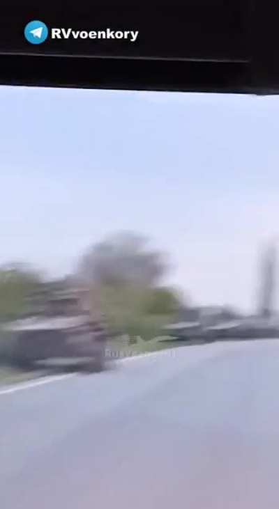 Ru pov: A huge column of Russian military equipment has recently passed towards Krasny Liman