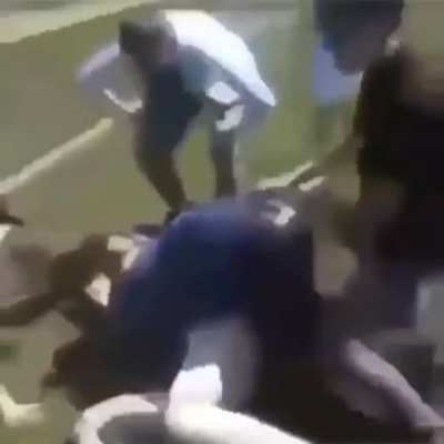 Un día normal en el recreo de la escuela