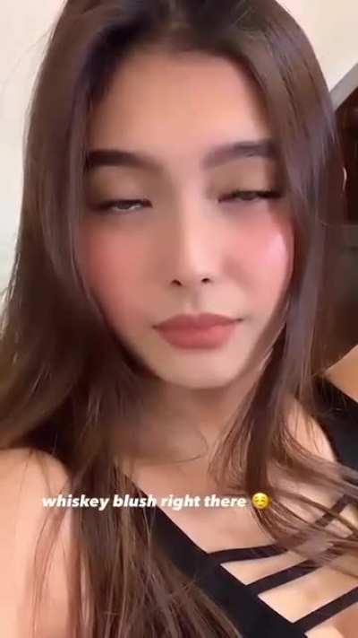 Analyn Barro