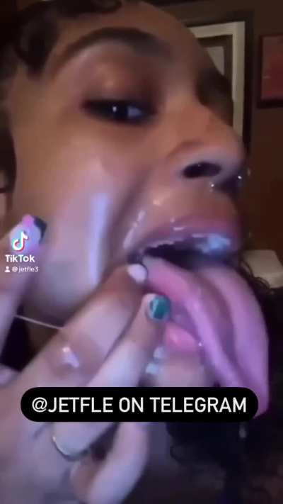 Lip group chat in bio🔥