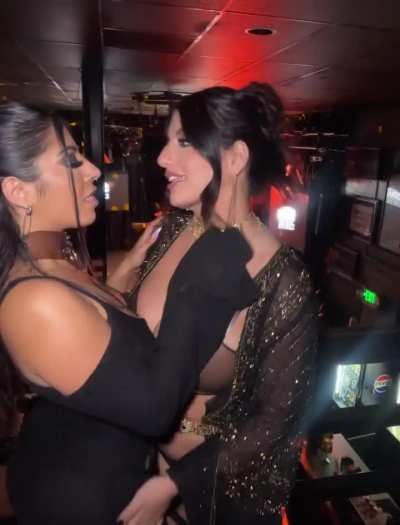 Jasmine Sherni & Sarah Arabic (@jas<wbr>mines<wbr>herni<wbr>_)