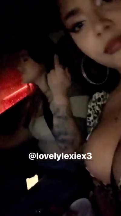 ‎