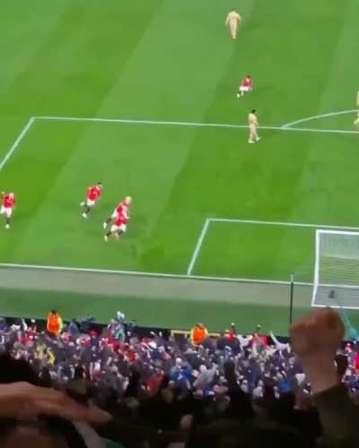 [🎥:mufchants] Stretford End's view of Antony's winner
