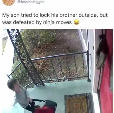 Little brother and his quick reflex