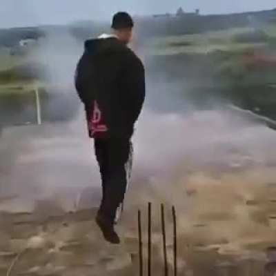 como que o cara acreditou que não estourava