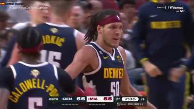 [Highlight] Aaron Gordon with a beautiful pass to Jamal Murray! Kevin Love fails to kick the pass. With replays and multi-broadcast and language - ABC (English), ESPN (Spanish), Movistar (Spanish), ESPN (Portuguese), SPOTV (Korean) and Thai (Thai)