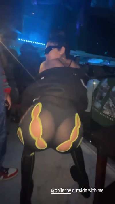 she always wearing sum see thru😩🥜