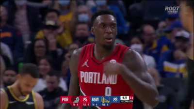 [Highlight] Nassir Little comes out of nowhere for the monster block!