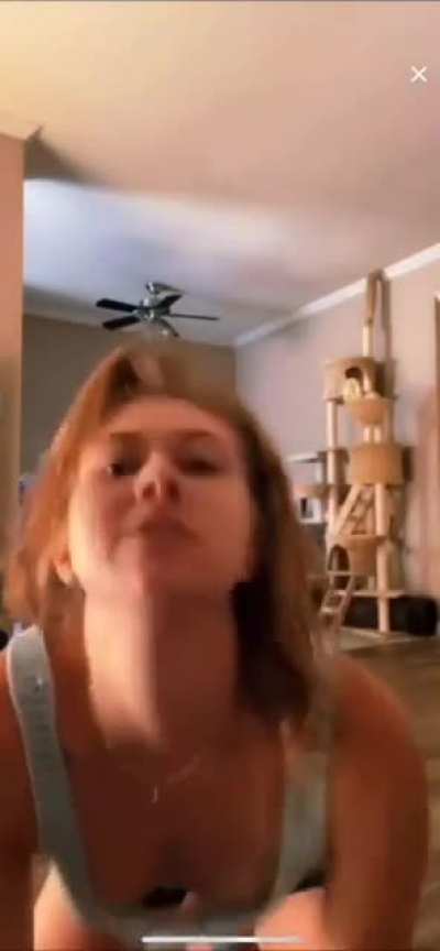 Insta live nip slip 