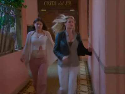 Alexandra Daddario & Kate Upton's big breasts bouncing