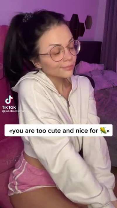 No one is too cute for 🌽