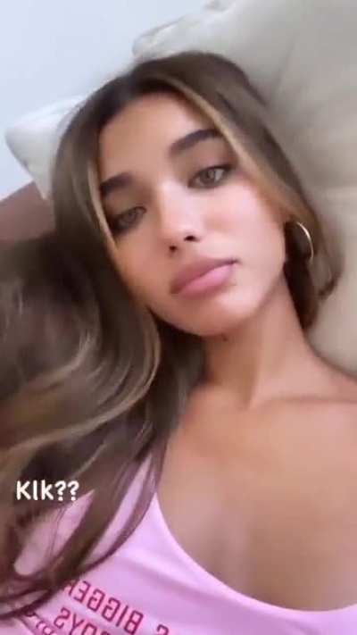 sexy on da sofa