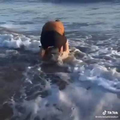 She could've been helping right? Two people can lift up 50kg one Person can't.