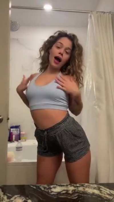 Learning to do tik tok😈