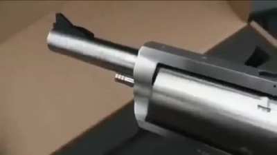 Snub nose revolver
