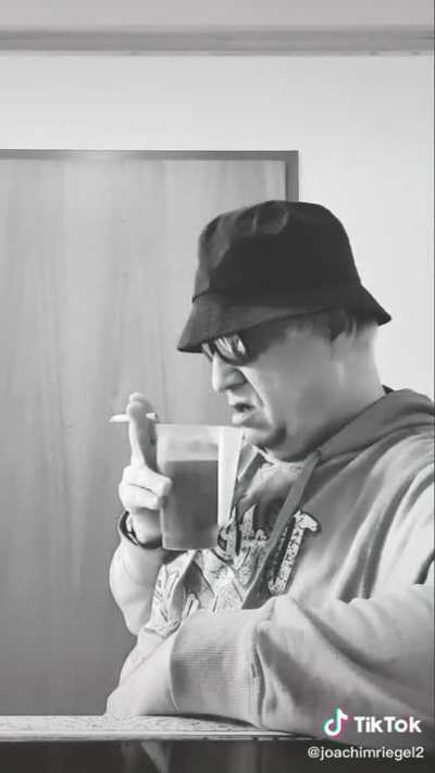 Das is echte unterhaltung und ned ihr kinders mit euerm montanabläg😡😡🖕🏾🤣🤣🤣🤣🤣🇩🇪🇩🇪🇩🇪🇩🇪🇩🇪🇩🇪junge junge ohne bier würde ich sieglinde die fozze nich mer aushaltn🍻😡🍻😡🤣🤣🤣🤣