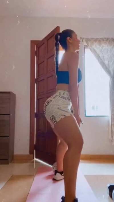 Even when Sofia works out she’s hot