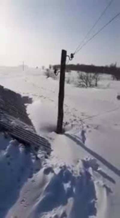 На Сахалине замело дома по крыши