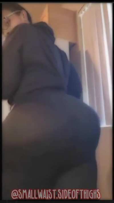 Curvy Aunty