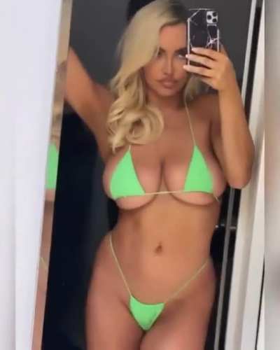 Lindsey Pelas (@lin<wbr>dseyp<wbr>elas)