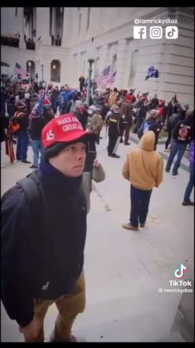 Capitol riot police doing fuck all on Jan 6th…