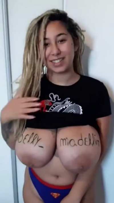 Now this is a fucking titty drop