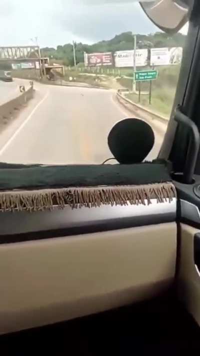 Oque o carro pensou que ia acontecer? Loucura