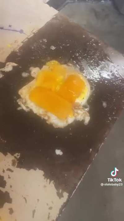 Making an egg sandwich in prison