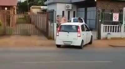 A Trashy Brawl Broke Out in Brakpan, South Africa. Unexpected attempt at a 1 leg chase at the end. *Afrikaans language*